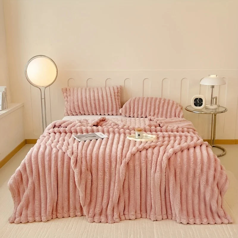 MarshmallowHug™ – Ultra-Soft Winter Fur Blanket